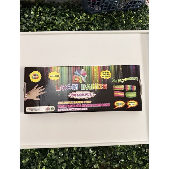 Loom Bands Other - Deluxe Loom Bands Kit Latex Free 1000 rubber bands, 6 Charms, Loom Board NEW
